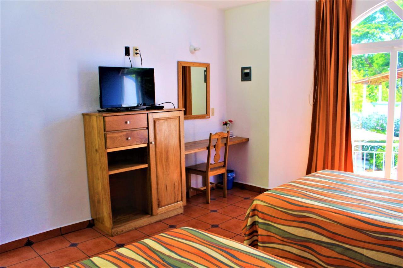 Hotel Mexico Lindo Santa Cruz Huatulco Bagian luar foto